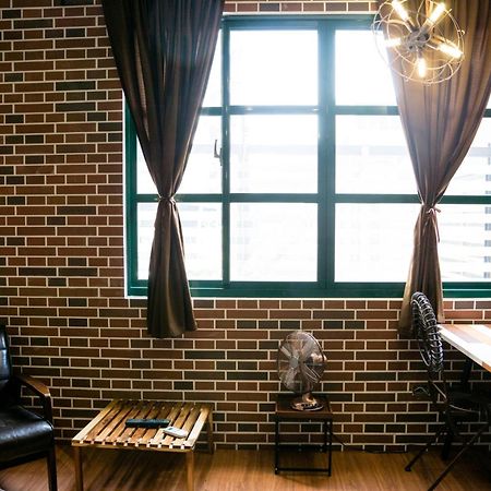 Baker Street London Style Inn Tainan Esterno foto