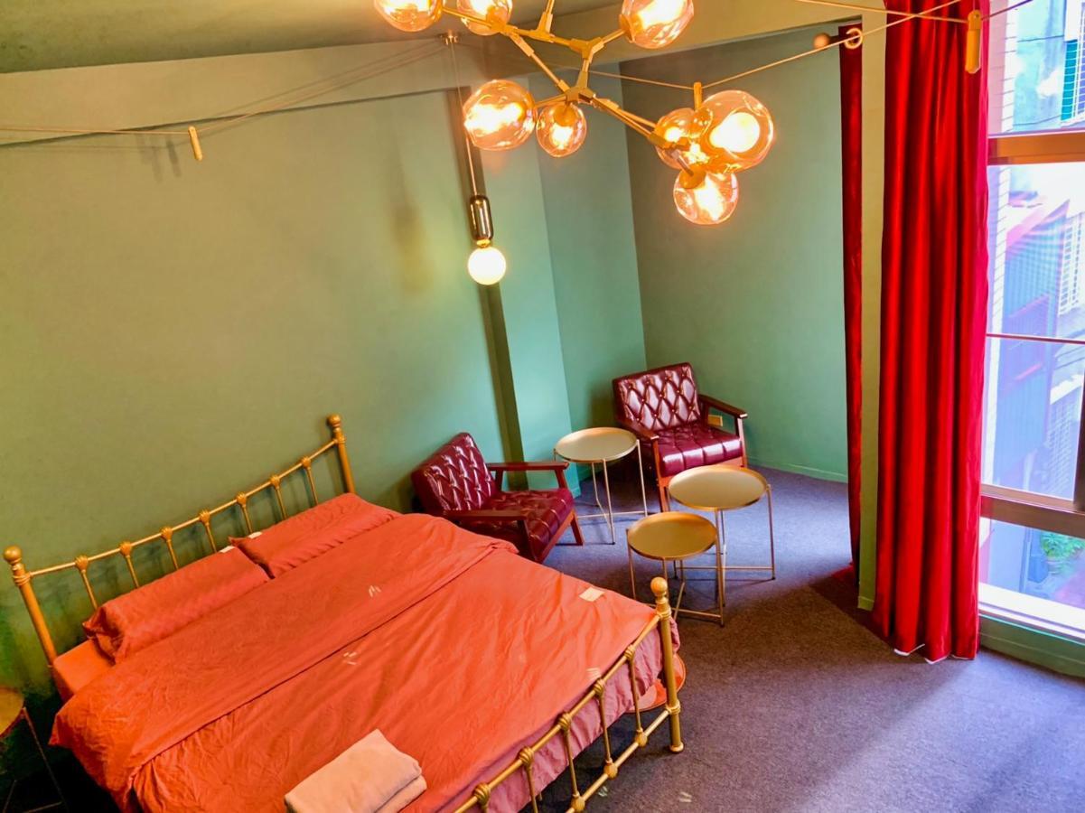Baker Street London Style Inn Tainan Esterno foto