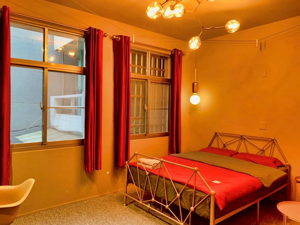Baker Street London Style Inn Tainan Esterno foto