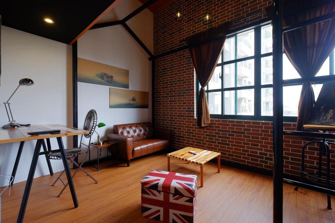 Baker Street London Style Inn Tainan Esterno foto