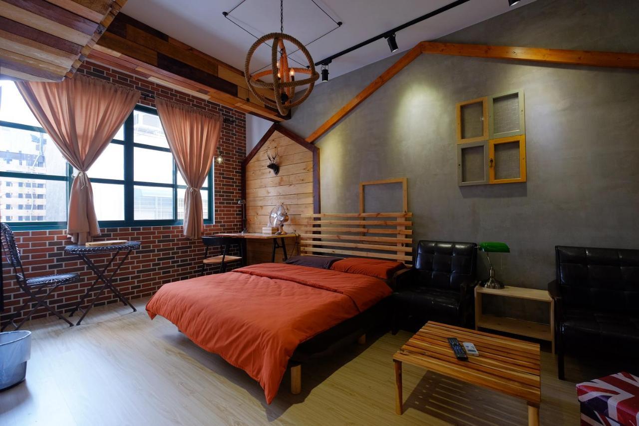 Baker Street London Style Inn Tainan Esterno foto
