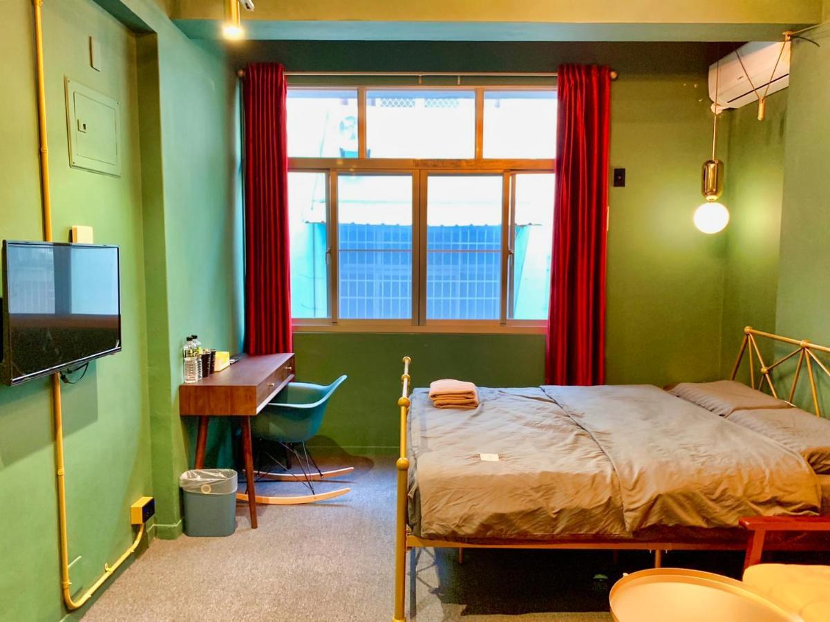 Baker Street London Style Inn Tainan Esterno foto