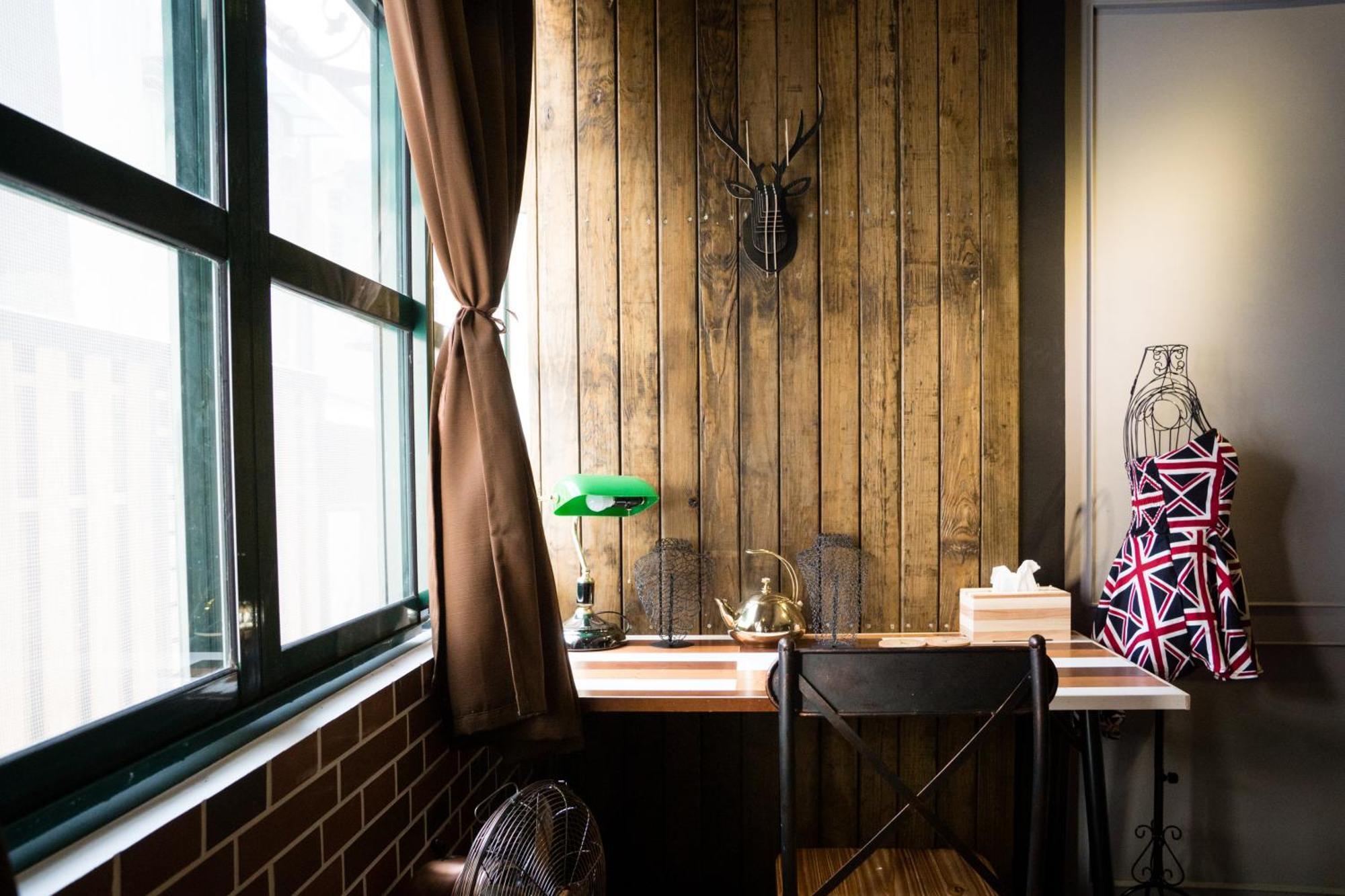 Baker Street London Style Inn Tainan Esterno foto