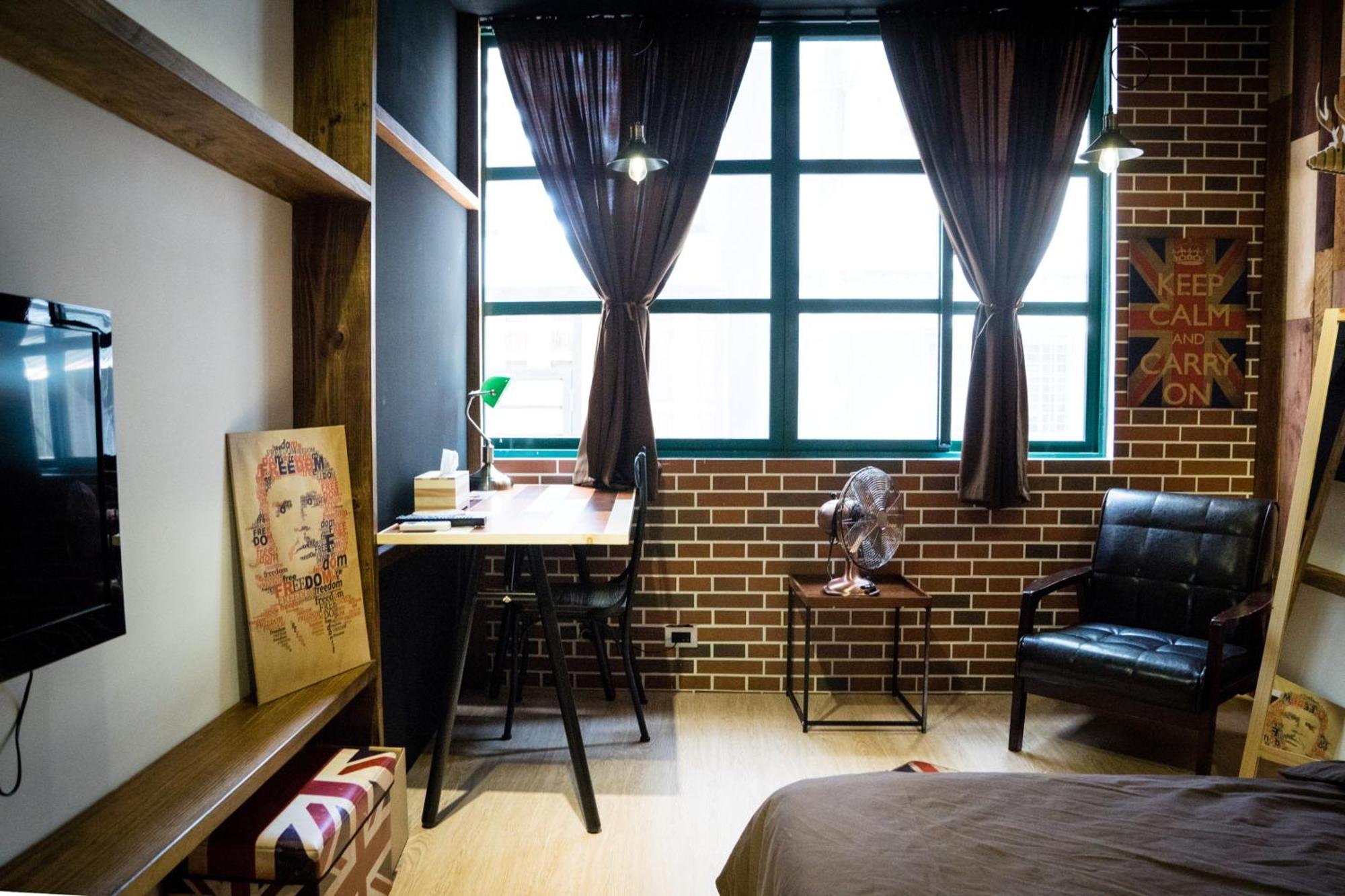 Baker Street London Style Inn Tainan Esterno foto