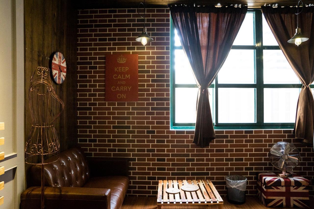 Baker Street London Style Inn Tainan Esterno foto